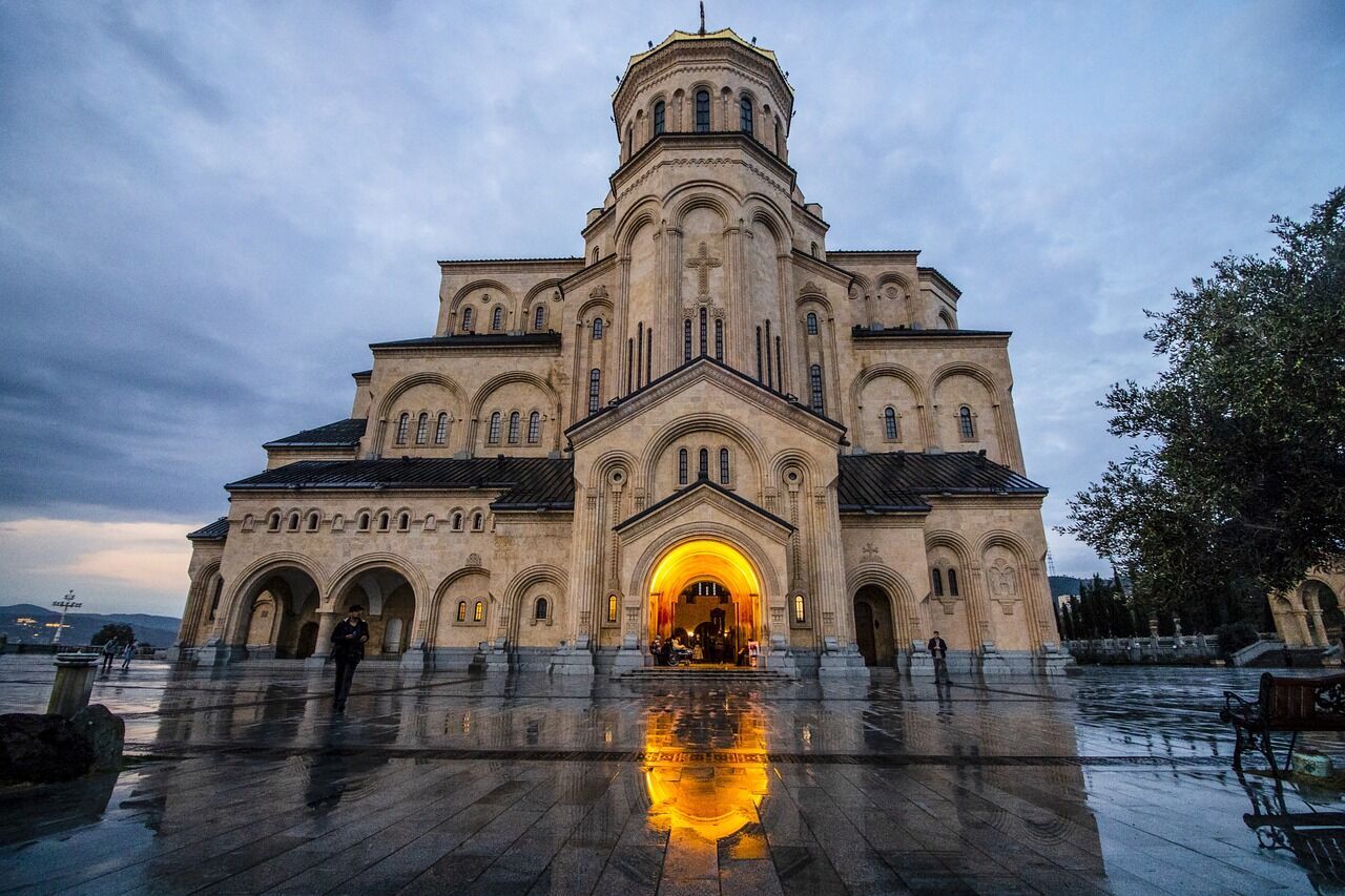 Канікули в Грузії: що подивитися у мальовничій країні цього літа