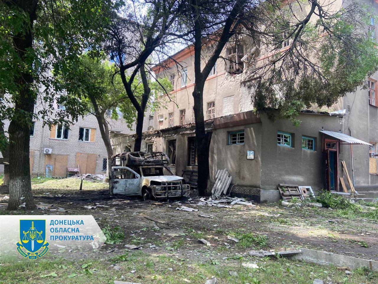 На Донетчине войска РФ за сутки ранили шесть человек: повреждены дома и медучреждения. Фото