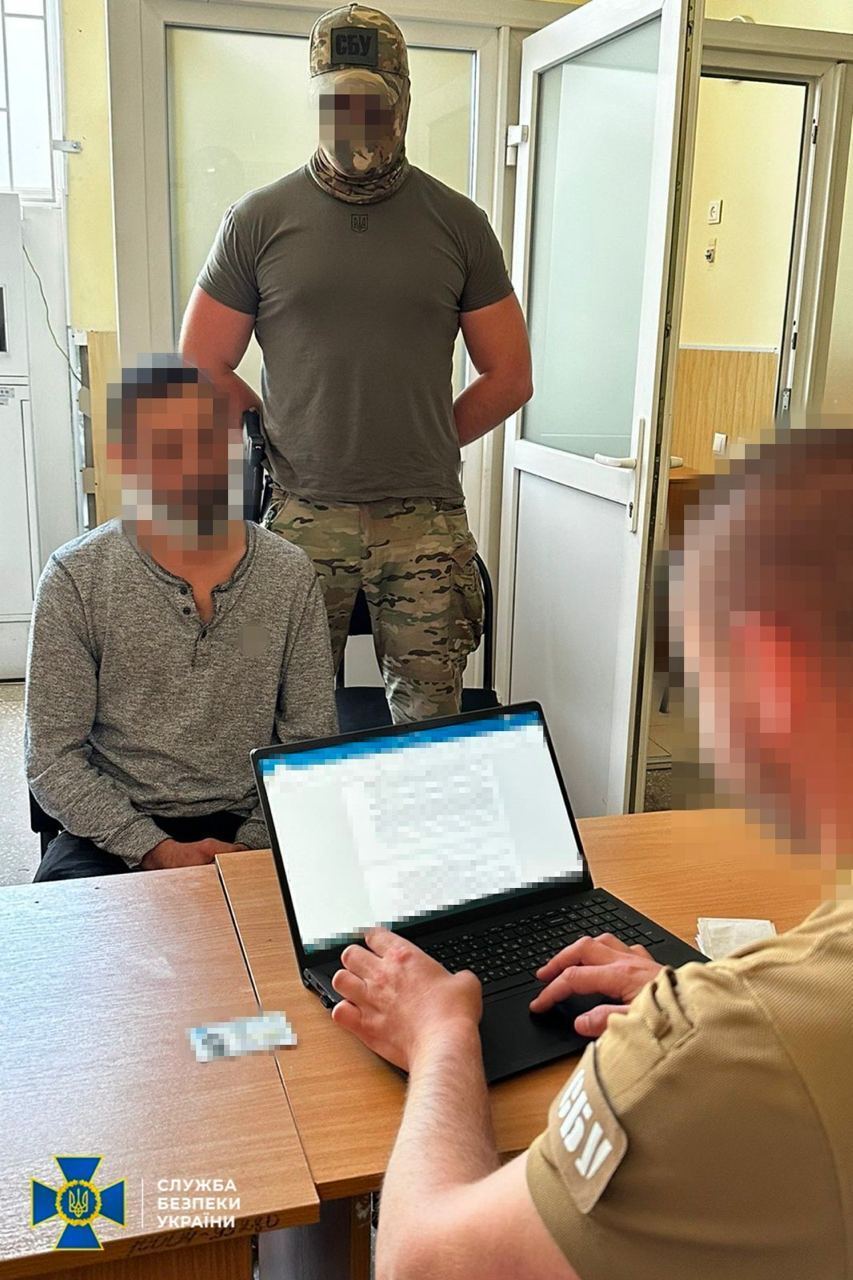 СБУ затримала російського інформатора, який хотів зірвати контрнаступ ЗСУ під Бахмутом. Фото