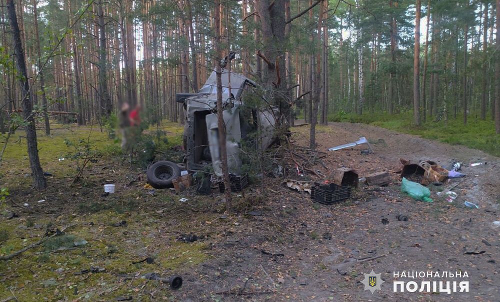 Поехали за черникой: в лесу на Житомирщине авто подорвалось на мине, погиб 23-летний мужчина