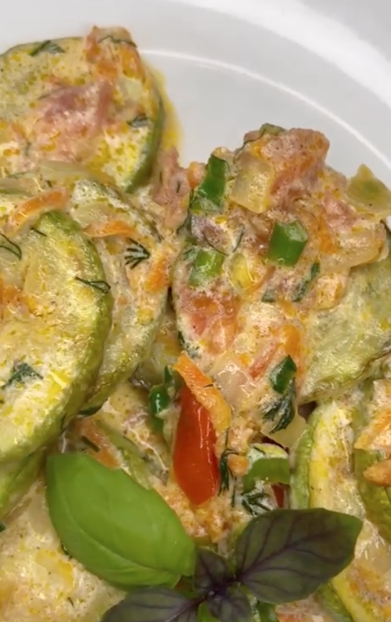Кабачки со сливками и зеленью