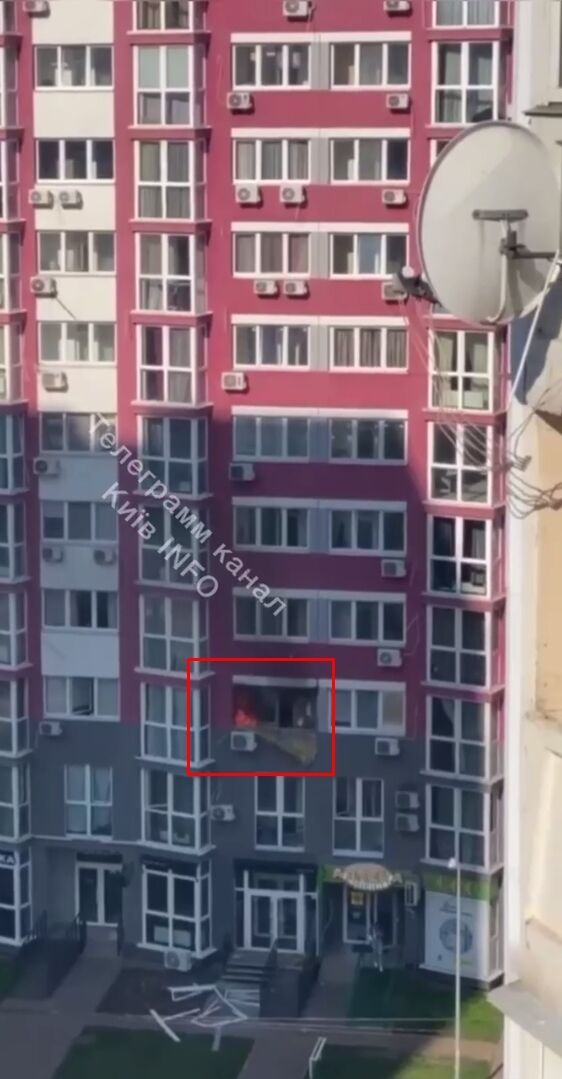 Окна с рамой отлетели на несколько метров: в Киеве взорвался газовый баллон в многоэтажке. Видео