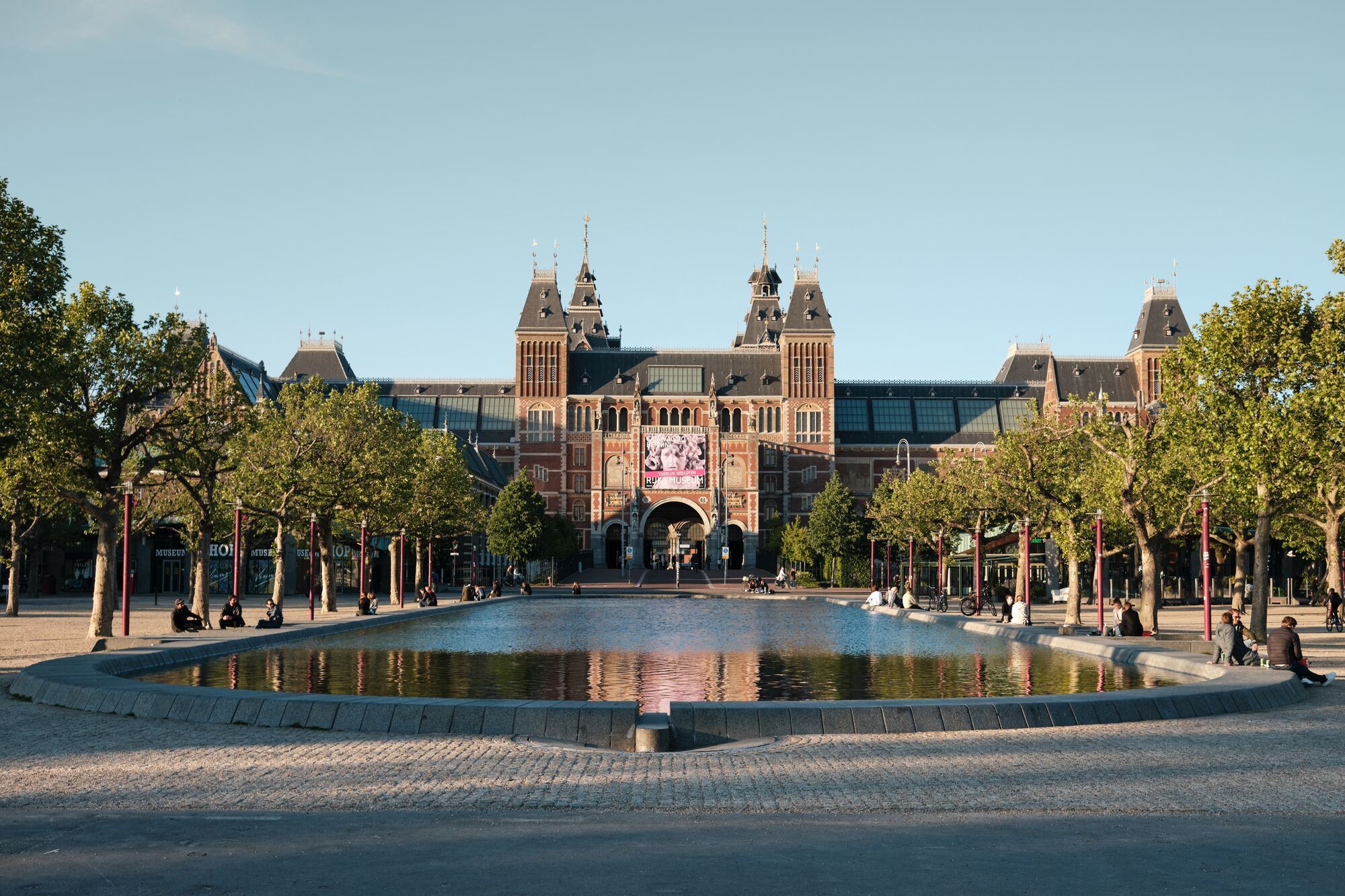 Как сэкономить на поездке в Амстердам: 6 проверенных способов