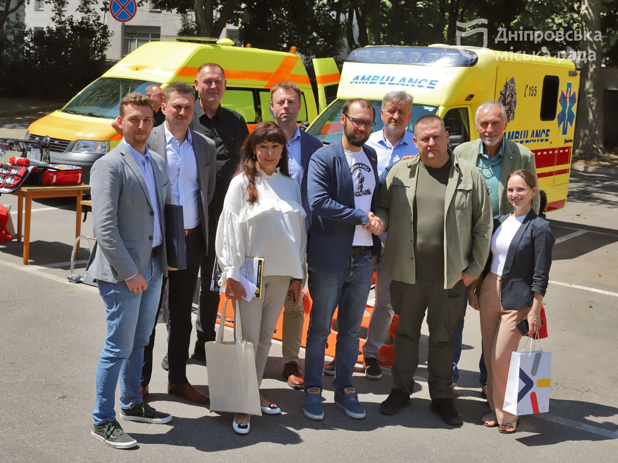 Дніпро отримав від чеських партнерів "швидкі" та медобладнання, а урядовці та бізнесмени країни обговорили з Філатовим перспективи подальшої співпраці