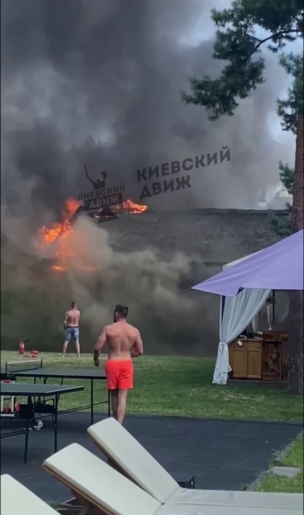 Под Киевом произошел пожар в элитном комплексе отдыха. Видео