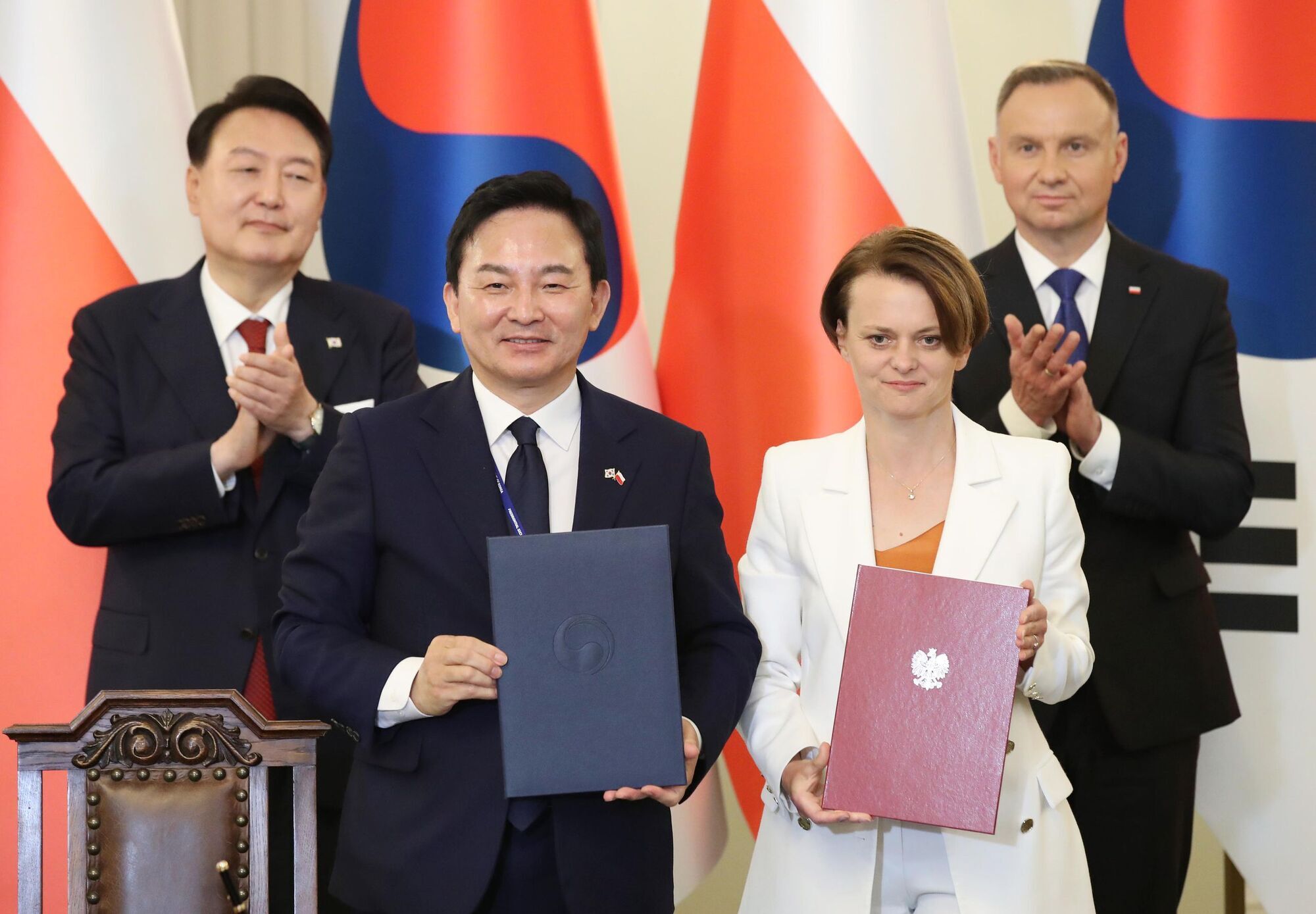 Польща і Південна Корея домовилися  про співпрацю у відновленні України після війни: підписано меморандум