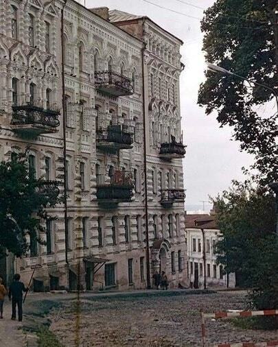 В сети показали, как выглядела одна из самых известных и старейших улиц Киева в 1978 году. Уникальные фото