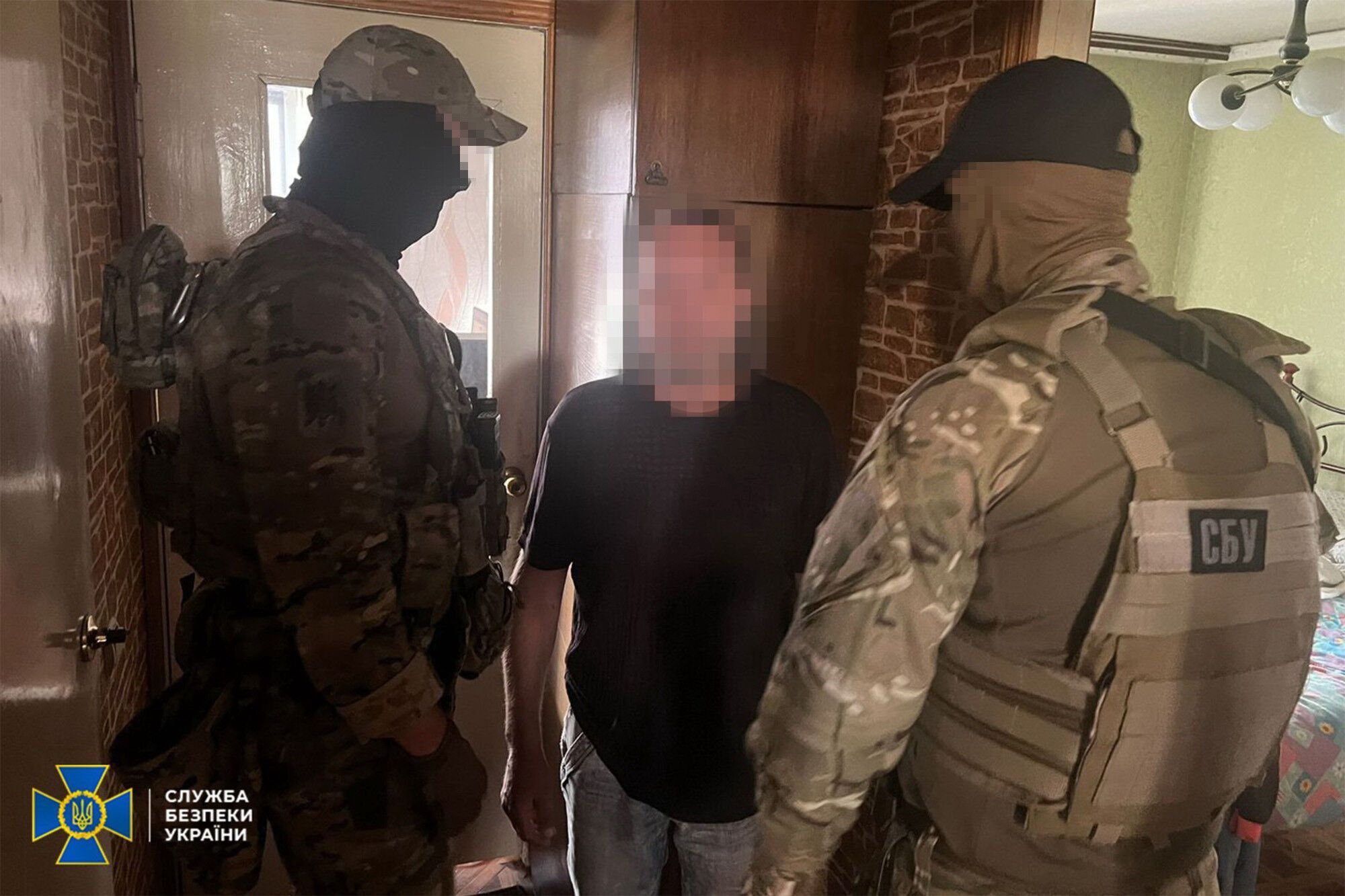 СБУ задержала информатора ФСБ, который сливал врагу данные о маршрутах ВСУ и количестве техники на Донетчине. Фото