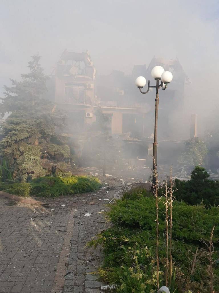 "Апокаліпсис був непоганий": з’явилися фото готелю "Дюна" в Бердянську, де ліквідували російського генерала Цокова