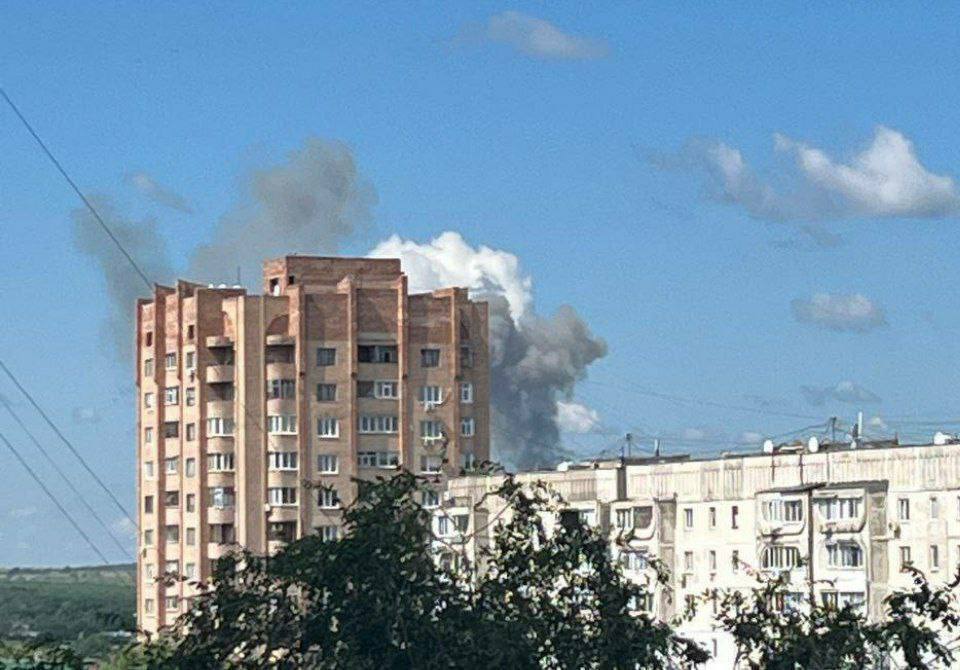 На оккупированной Луганщине поражен склад ракетного вооружения РФ: была слышна детонация