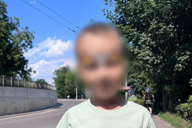 В Тернополе 5-летний мальчик сбежал, чтобы купить маме цветы: искали с полицией