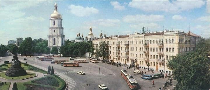 У мережі показали, як виглядало "золоте десятиліття" Києва у ХХ столітті. Старі фото