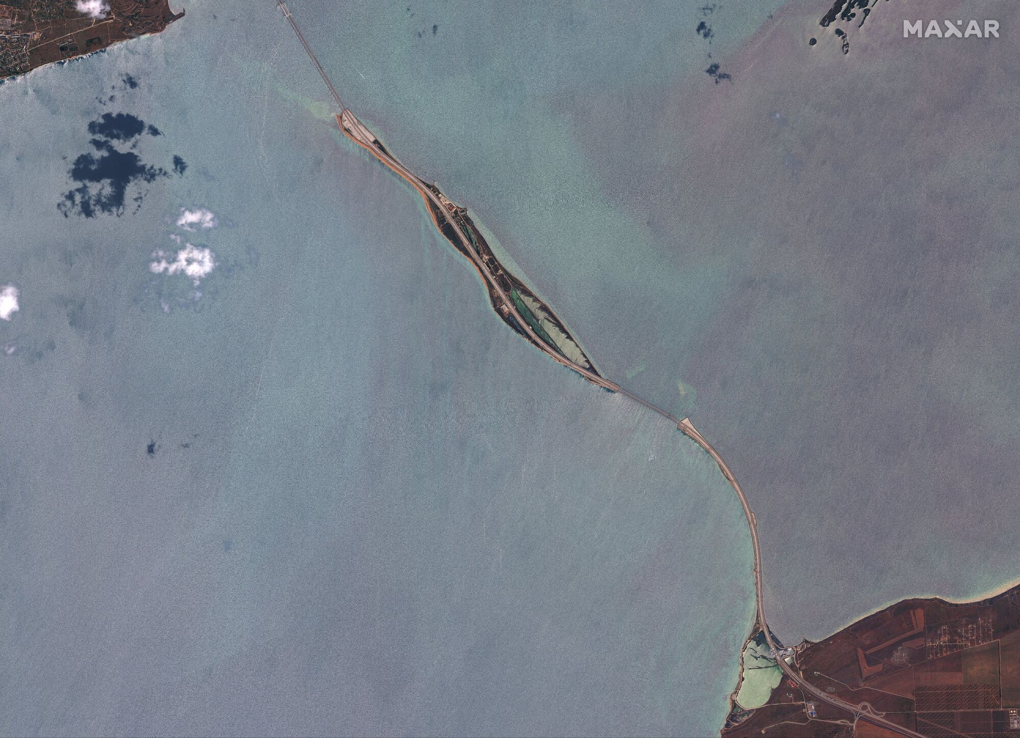 Крымский мост. Вид со спутника 17 июля 2023 года
