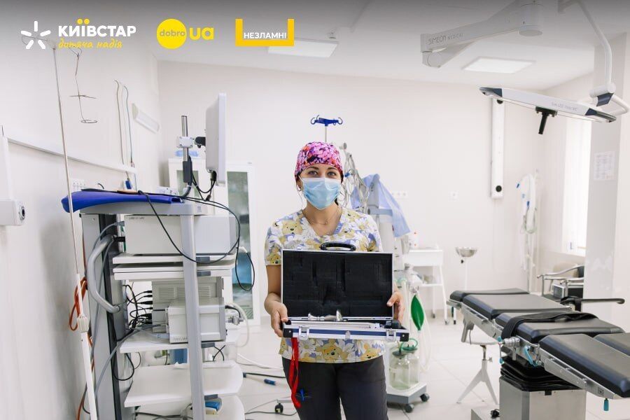 Центр "Несокрушимые" во Львове получил первое оборудование в рамках благотворительного взноса "Киевстара" для помощи детям с ожогами