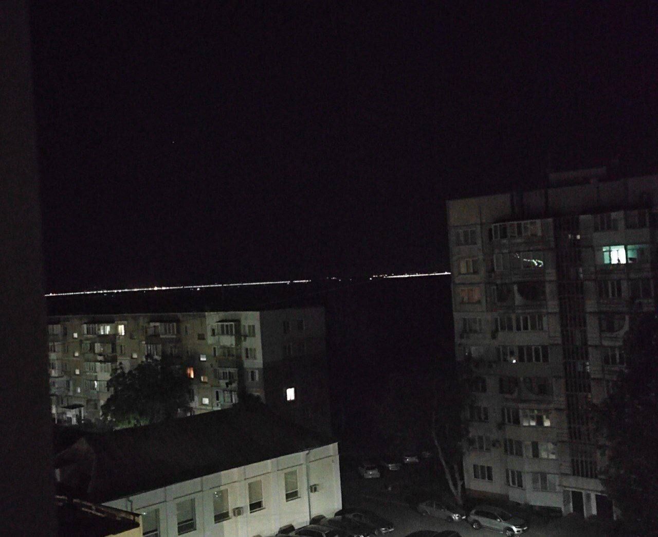 "Плита мосту з'їхала вниз": очевидці розповіли про момент і наслідки вибуху на Кримському мосту. Фото і відео