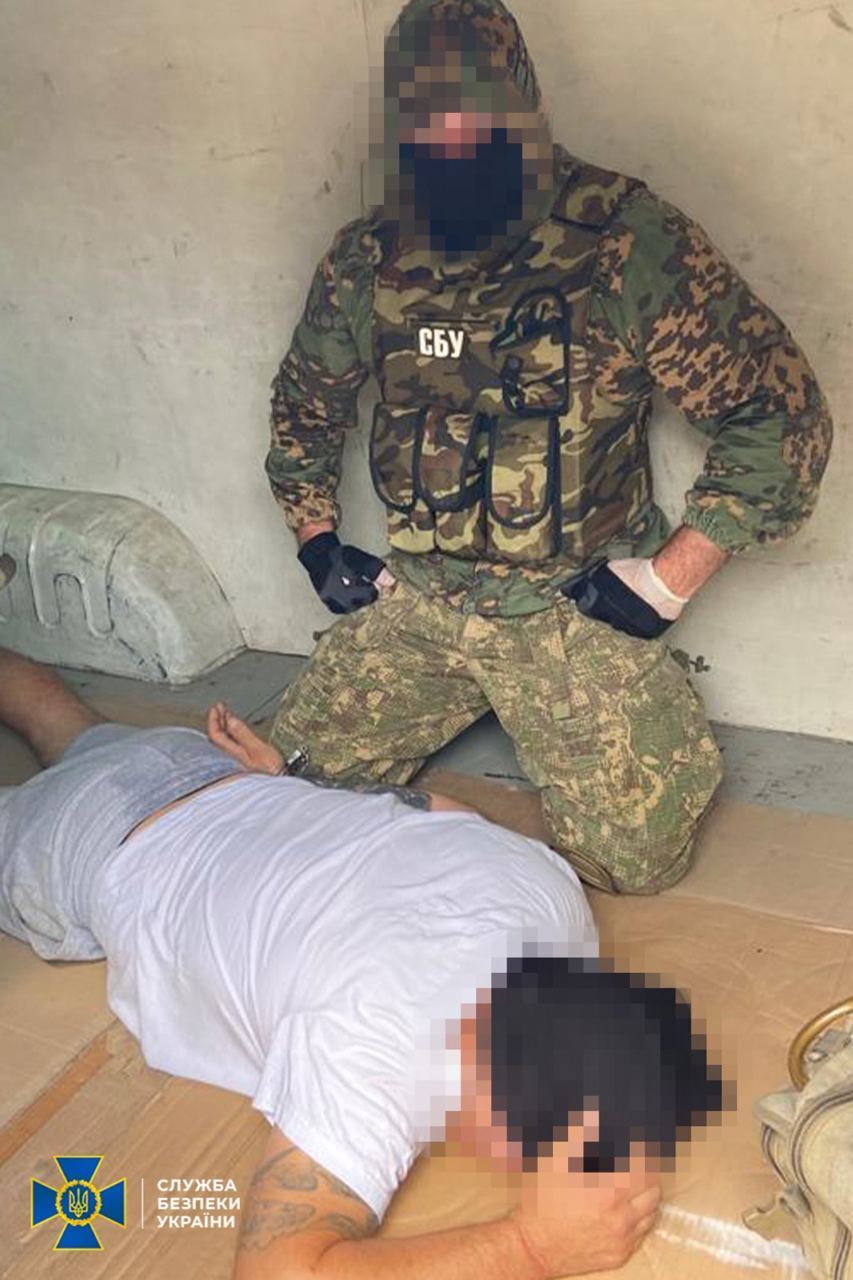 СБУ задержала в Одессе предателя Украины, который помогал оккупантам захватить Крым и получил медаль. Фото
