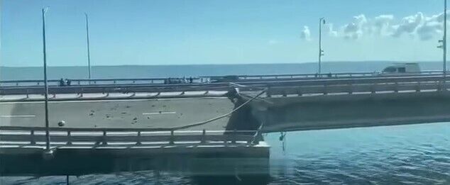 Как выглядит Крымский мост после ночных взрывов: появилось новое видео