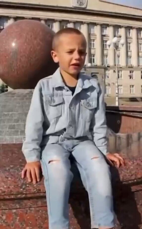 "Дякую за кожен день": маленький герой хіта про "Паску" зворушив військових вчинком. Відео 