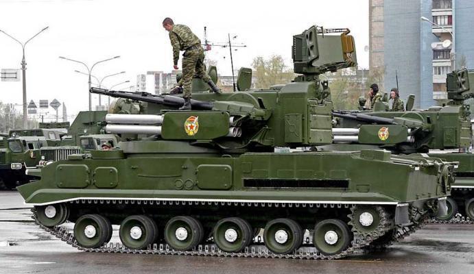 Із шести машин можна зібрати три: в армії РФ показали бронетехніку, яку отримали після "капремонту". Відео