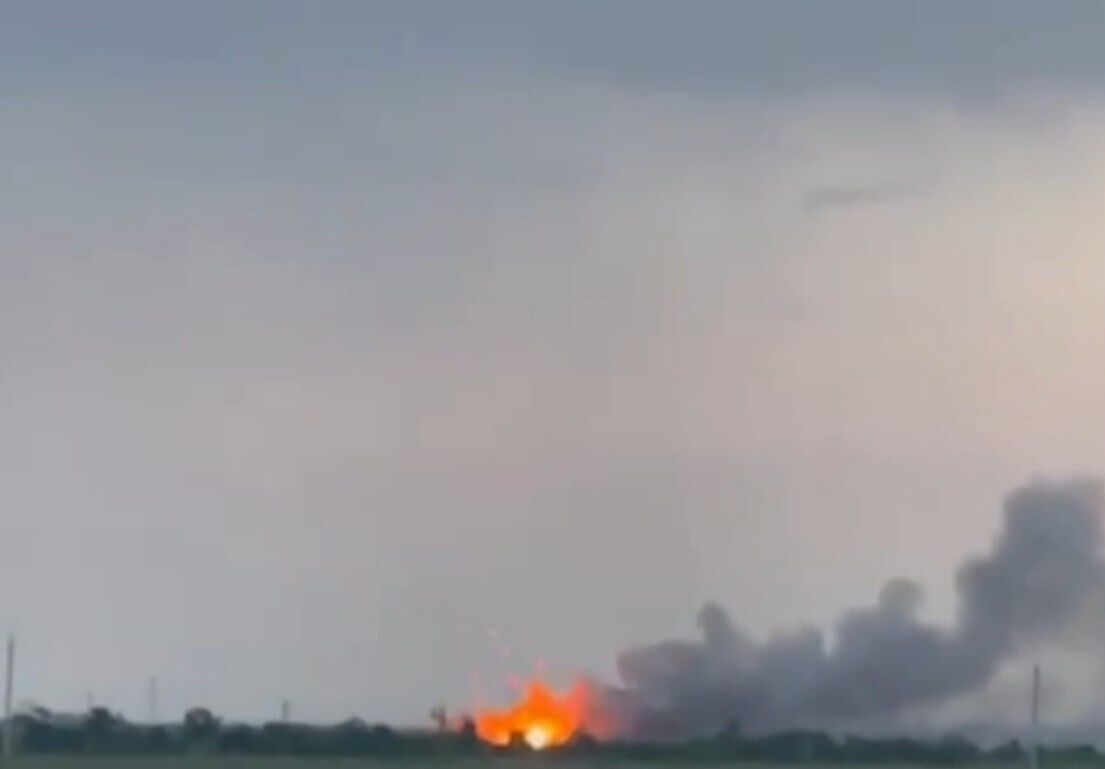 Дым виден за многие километры: новые подробности взрывов на военном полигоне в Крыму