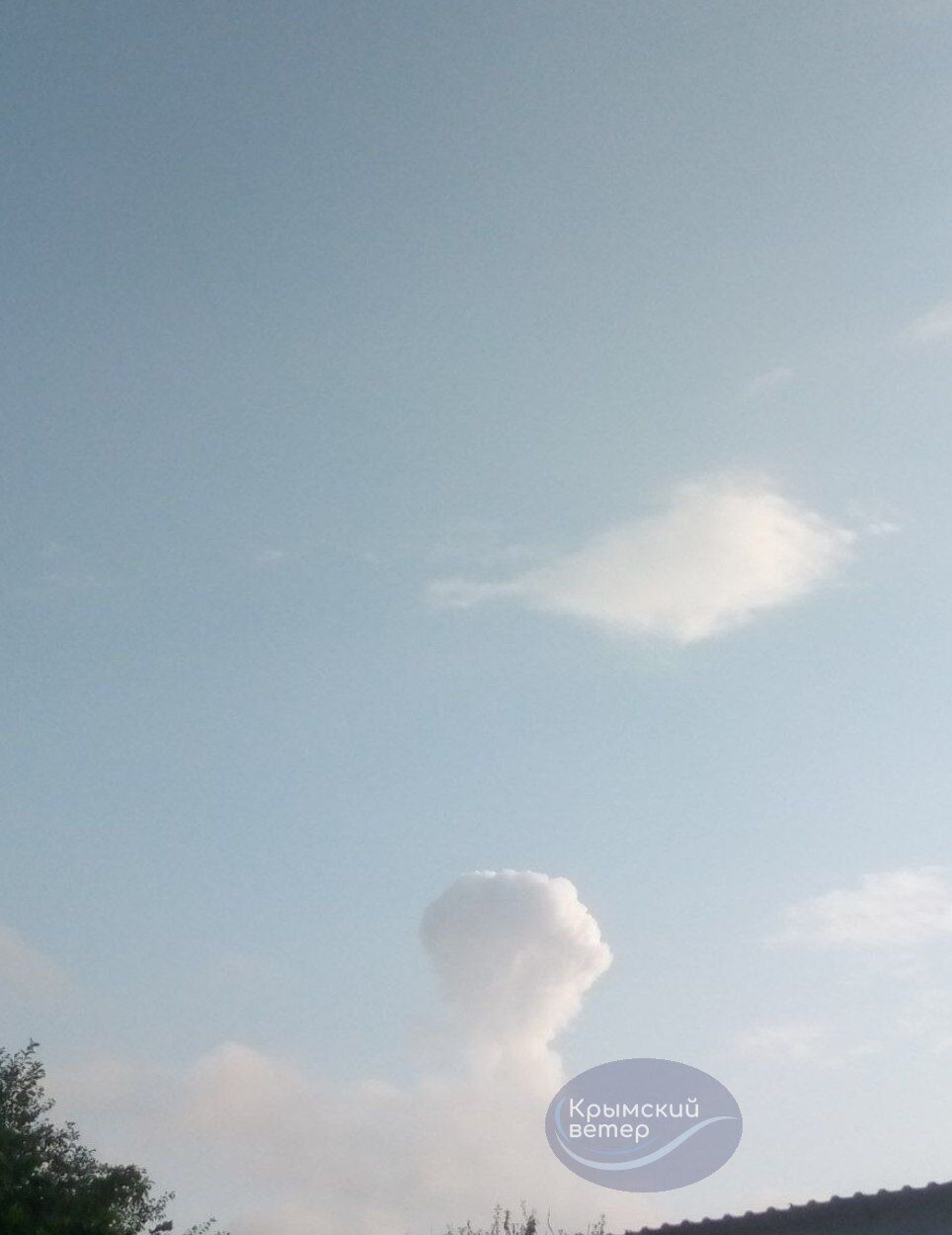 Облако дыма над полигоном Старокрымский