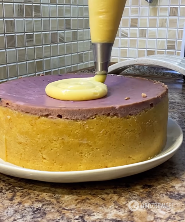 Эффектный ягодный чизкейк с лимонным курдом и меренгой: как приготовить