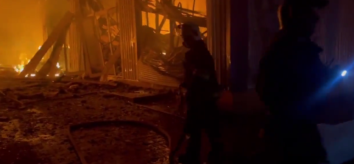 Спрацювали оперативно: в МВС показали роботу рятувальників після російського обстрілу в Одесі. Відео