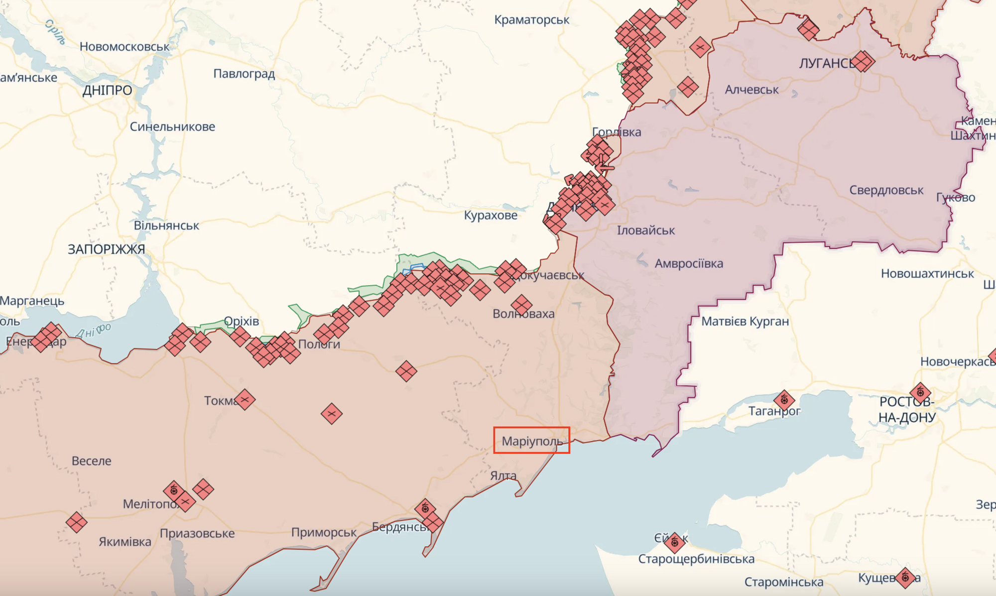 В Мариуполе оккупанты заминировали все мосты и обустроили возле них оборонительные сооружения. Видео