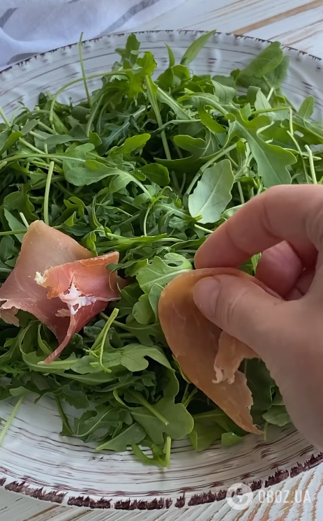 Какой вкусный салат приготовить с персиками: вариант легкой летней закуски