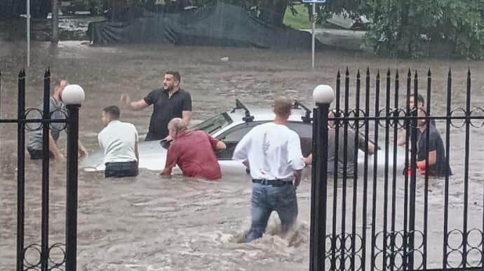 Потопи, зливи та спека: вчені розповіли, що відбувається з погодою в Україні і чого нам чекати
