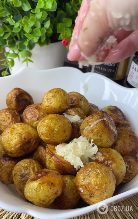Как приготовить ароматный молодой картофель с корочкой: запекается в духовке.