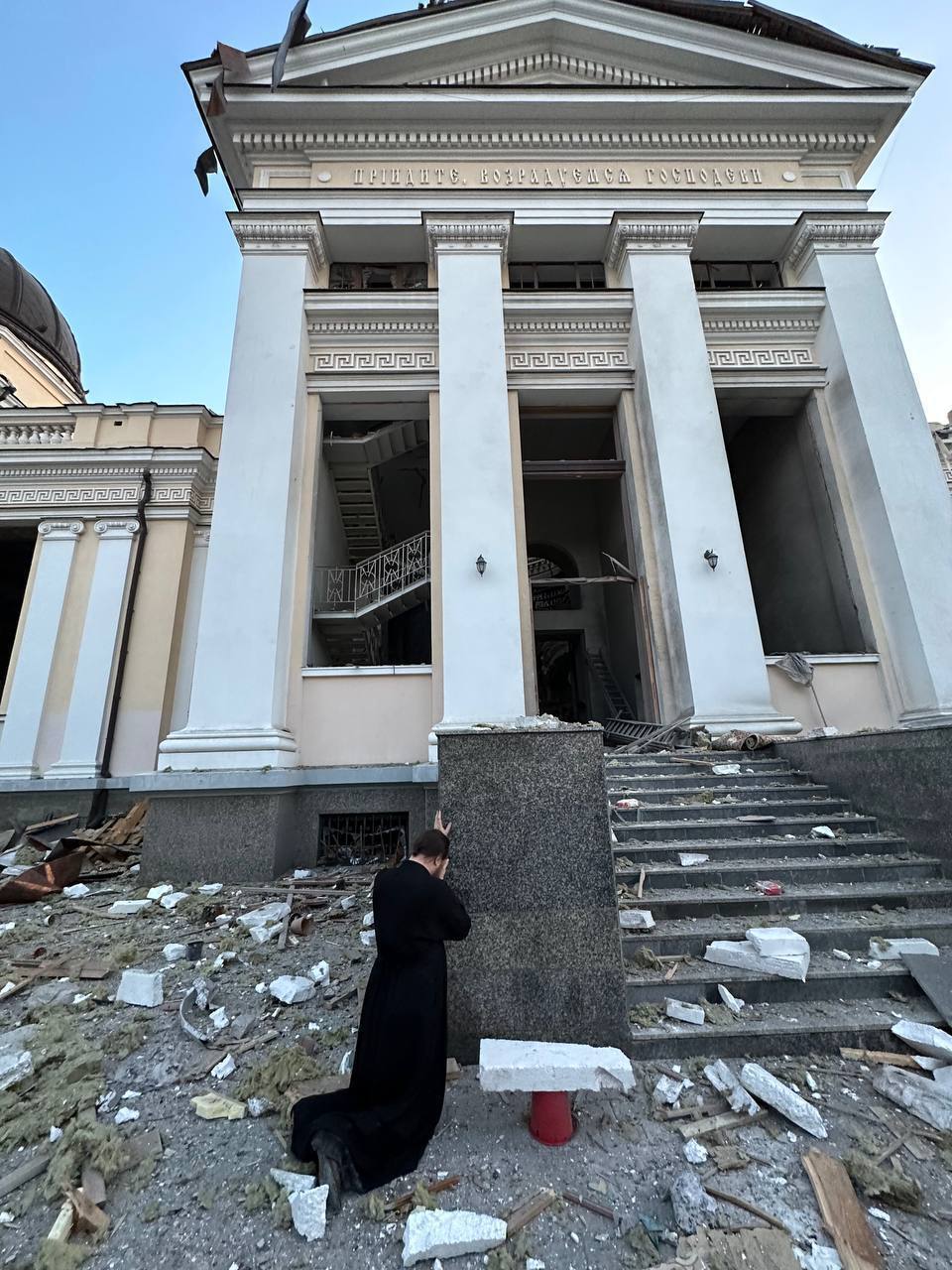 Який вигляд зараз має Спасо-Преображенський собор в Одесі, який знищували "Совєти", а тепер атакувала Росія. Фото