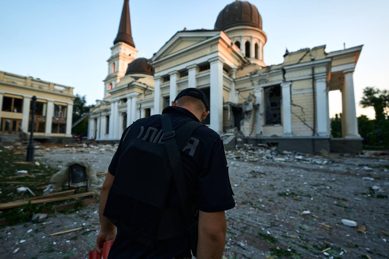 РФ устроила очередную атаку на Одессу: есть погибший и пострадавшие, повреждены жилые дома и собор. Фото и видео