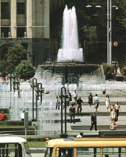 В сети припомнили, как выглядел легендарный киевский фонтан "Рулетка" на Майдане Незалежности. Фото