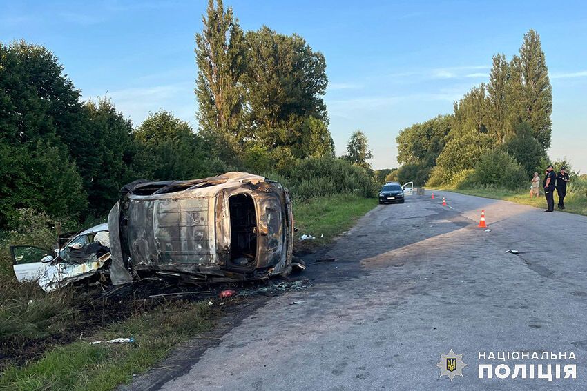 На Хмельнитчине в ДТП погибли четыре человека: из семьи в авто выжил только 8-летний мальчик. Фото