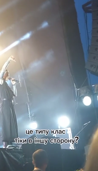 Показував дизлайк протягом усього виступу: Пивоваров поскандалив із фаном просто під час концерту. Відео