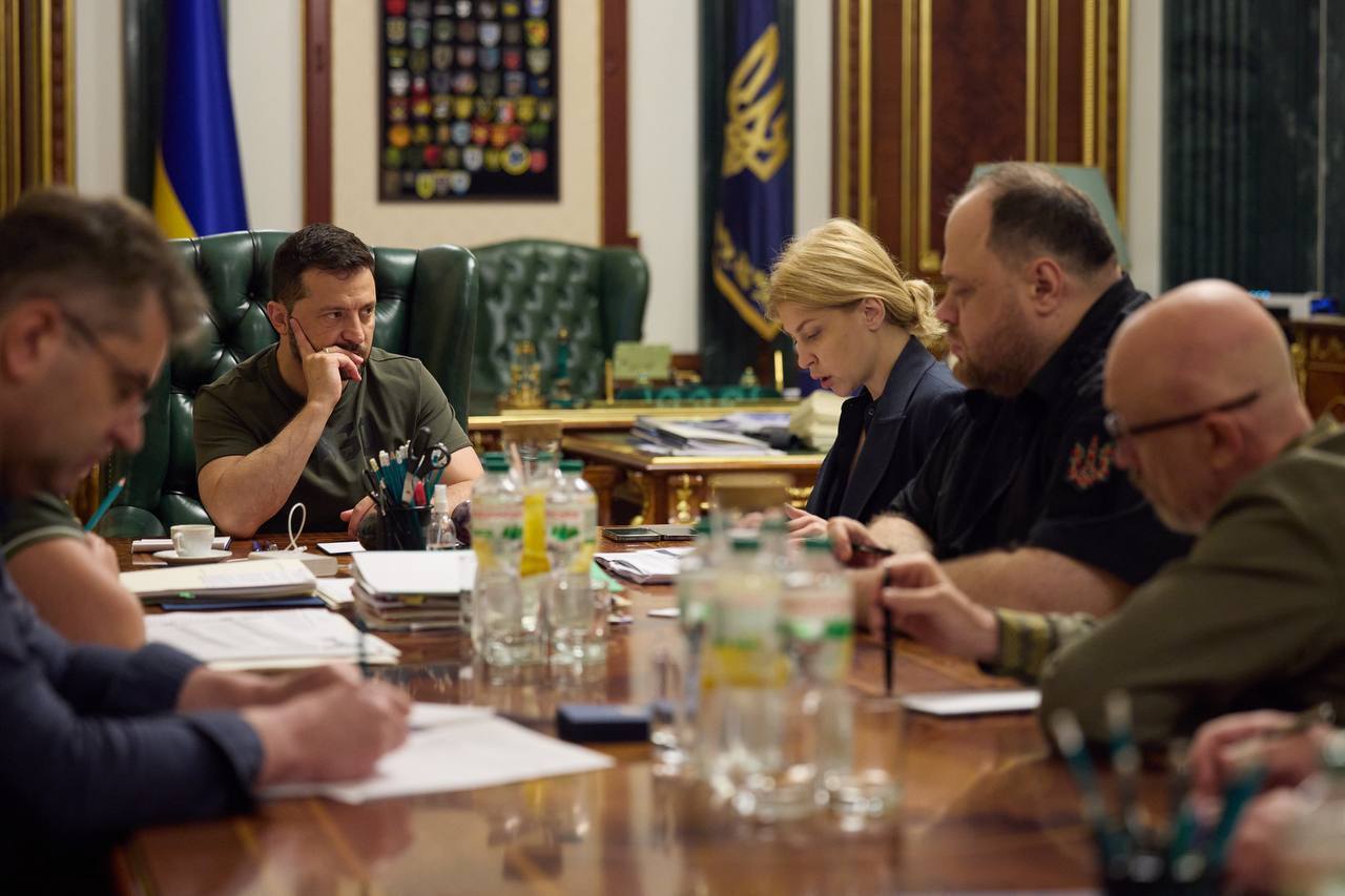 "Не збавляємо темп": Зеленський зустрівся з парламентарями й урядовцями щодо реалізації рішень Вільнюського саміту НАТО. Фото