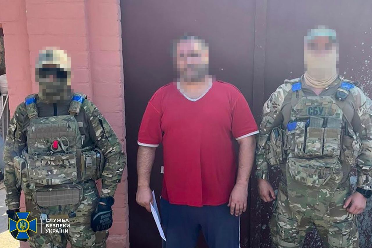СБУ задержала экс-чиновника оборонного департамента Херсонской ОГА, работавшего на оккупантов: подробности