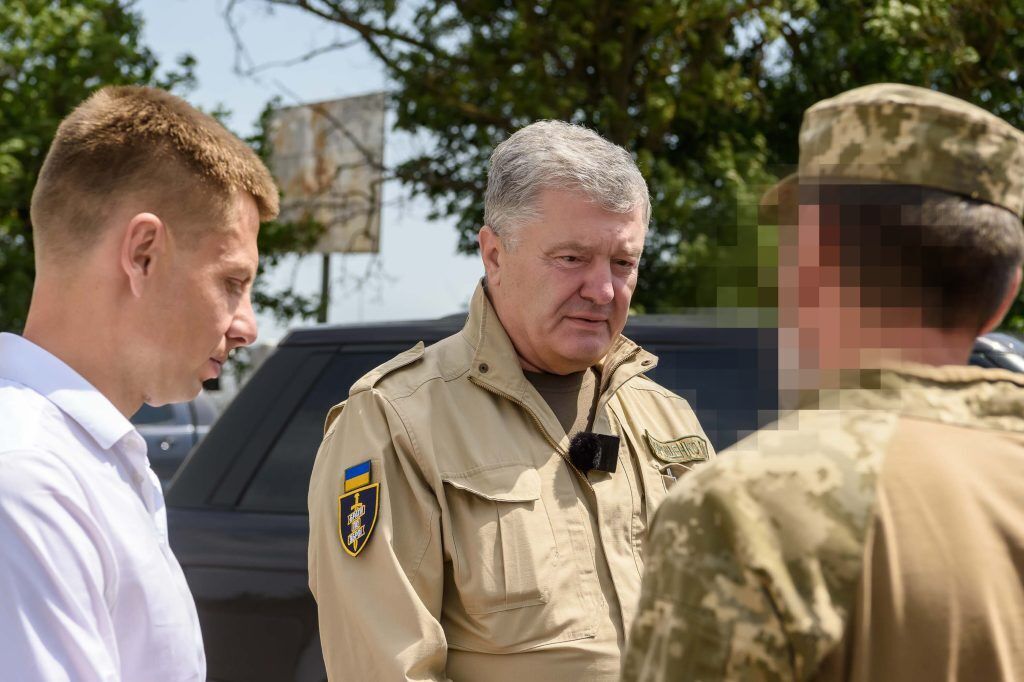 Порошенко привез технику подразделениям ПВО, прикрывающим небо над Одессой