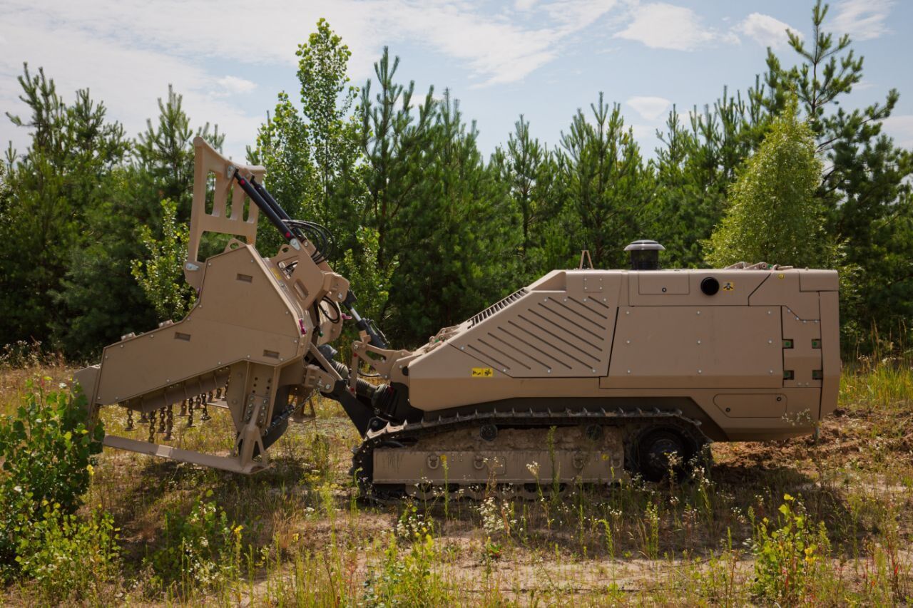 Комплекс разминирования GCS-200 – специфика, характеристики и возможности  GCS-200 для разминирования Украины – фото и видео | OBOZ.UA