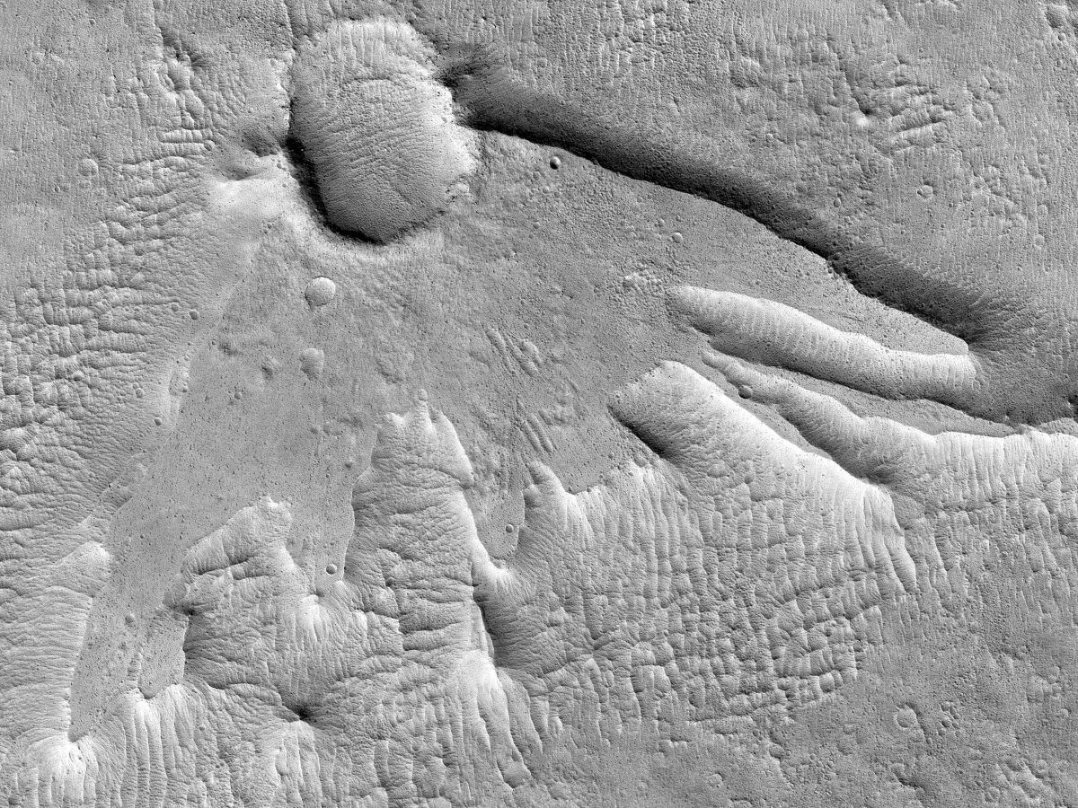 Птицеобразный кратер на Марсе