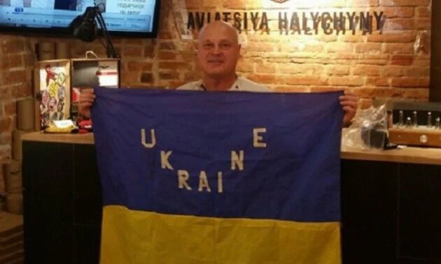Умер патриот Украины, выбежавший на поле в полуфинале Олимпиады с сине-желтым флагом и танцевавший гопак