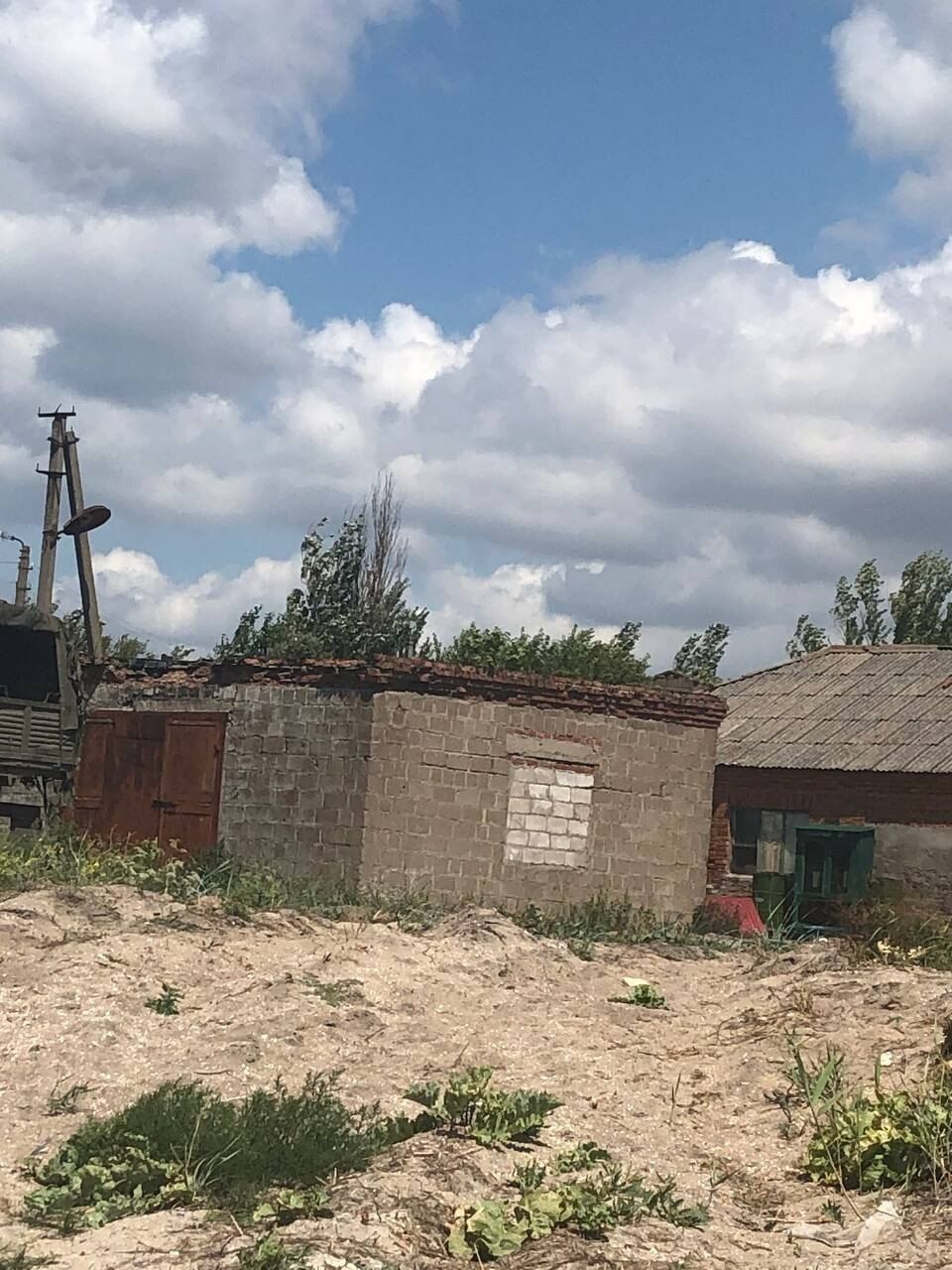 Окупанти облаштовують військові бази на цивільних об'єктах у Криму. Фото і відео 