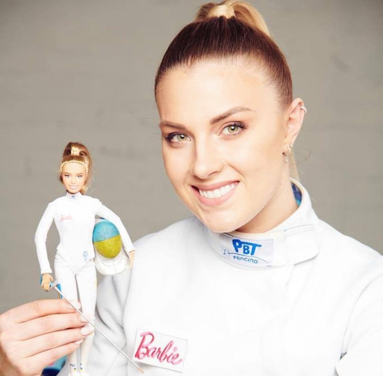Харлан, яка поставила на місце росіянку на змаганнях, була прототипом Барбі-фехтувальниці: як виглядає лялька