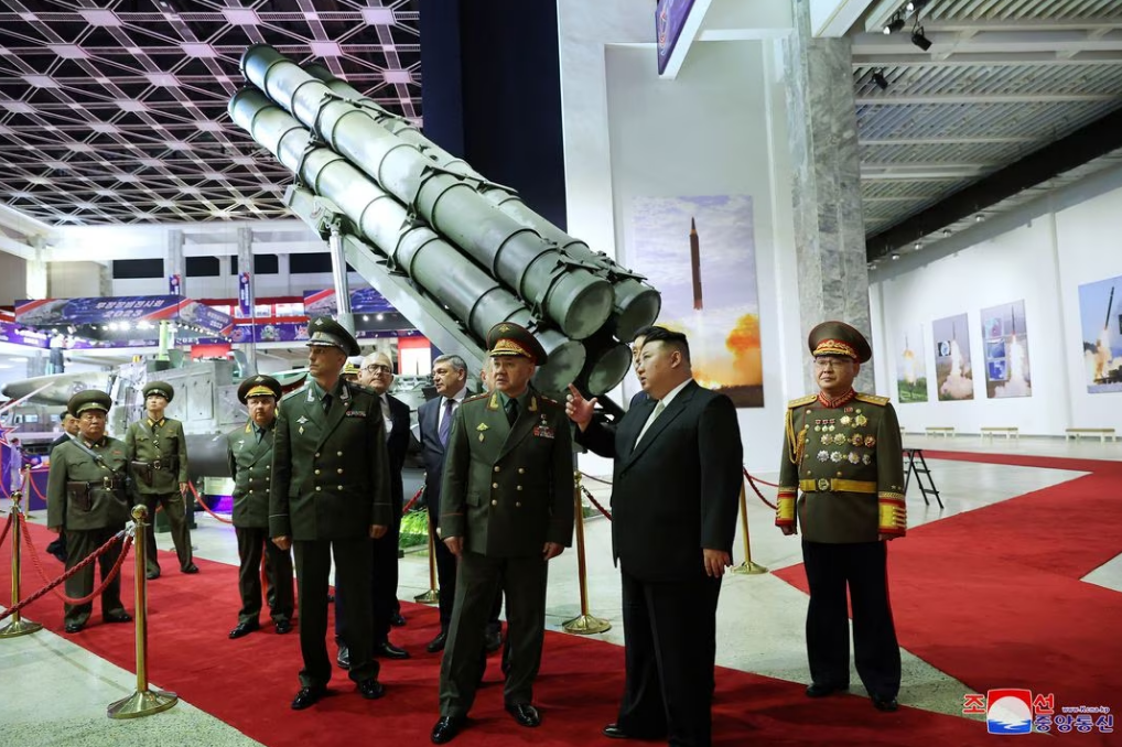 Ким Чен Ын и Шойгу посетили выставку военной техники в Пхеньяне: какое оружие КНДР может поставить РФ