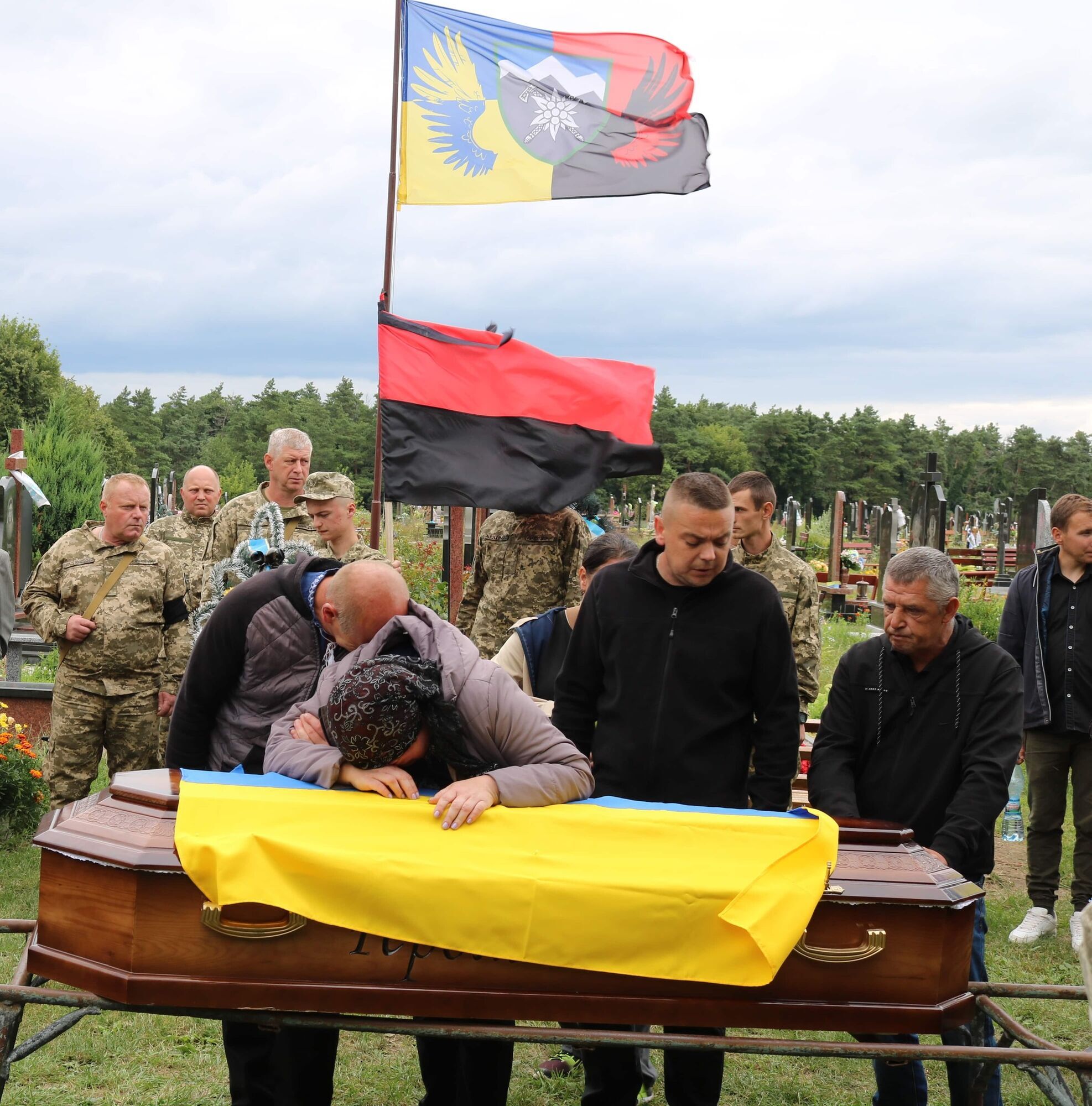 Віддав життя за Україну: на Волині попрощалися з 23-річним воїном, який загинув у боях біля Старомайорського. Фото 