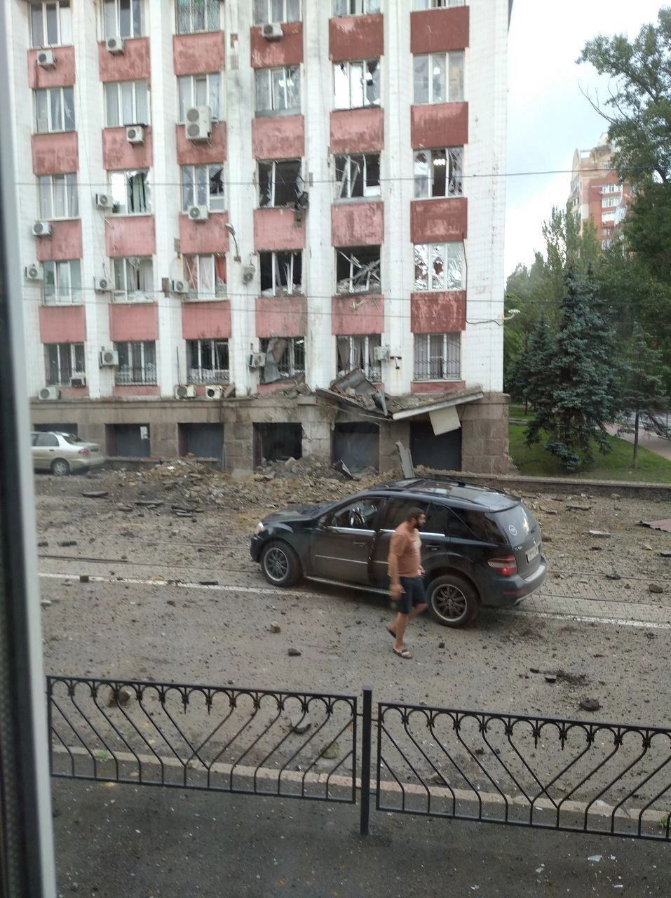 Взрыв в Донецке – в Донецке разрушено здание так называемого МВД ДНР – фото  и видео | OBOZ.UA