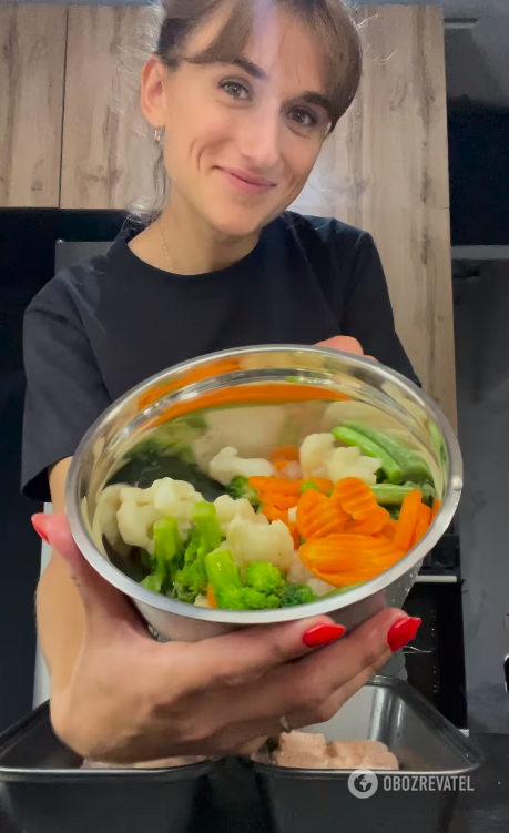 Даша Евтух поделилась рецептом сытной запеканки с курицей и овощами: идеальное блюдо для обеда