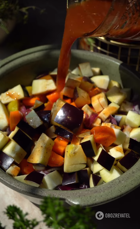 Найсмачніше рагу із сезонних овочів: готується в духовці