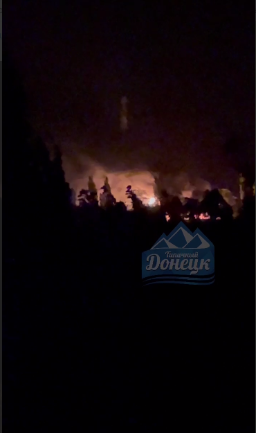 В окупованому Шахтарську пролунали вибухи: окупанти підтвердили прильоти по нафтобазі. Відео